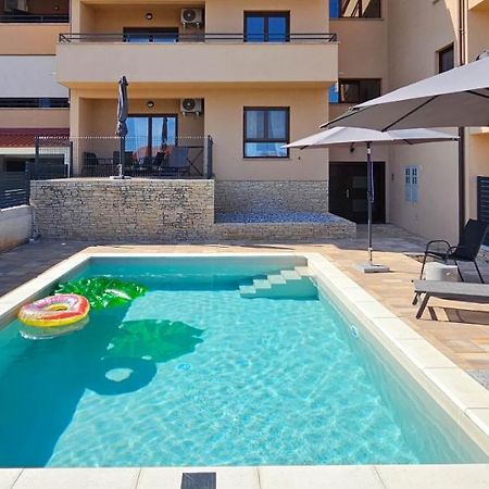 Apartment Bluemare B3 With Shared Pool Ližnjan Exterior foto