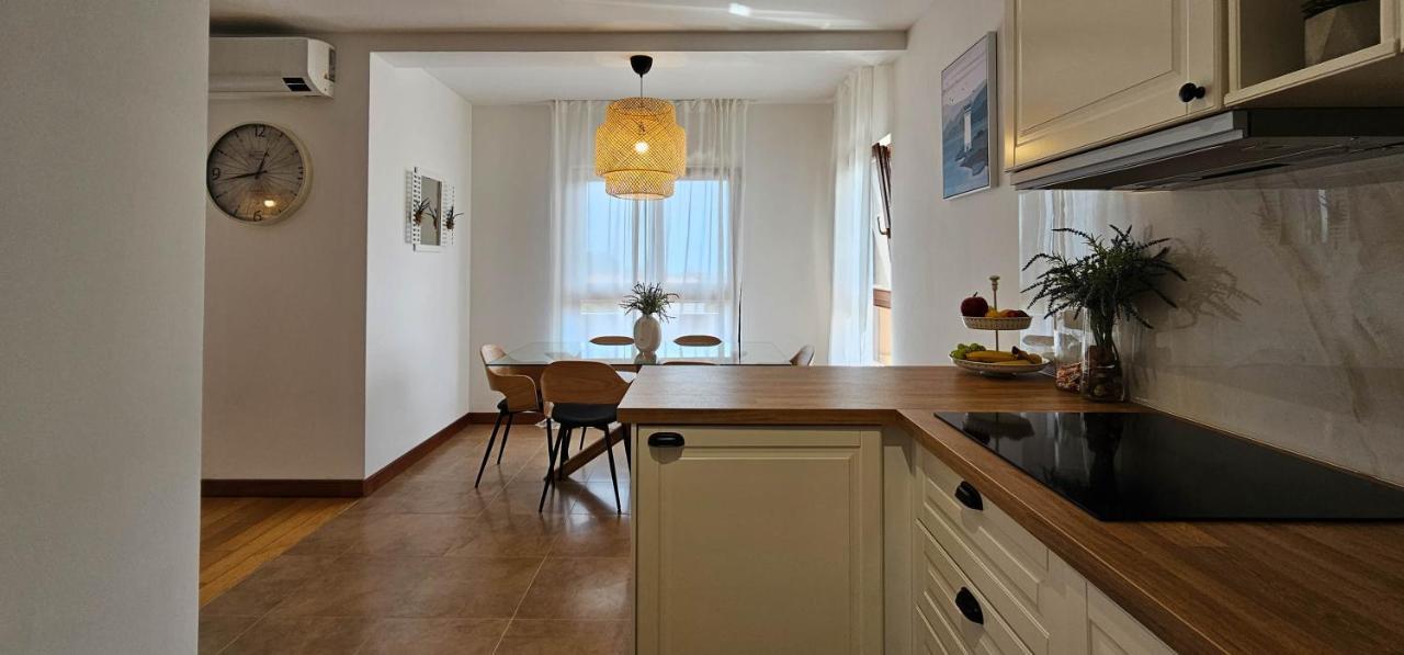 Apartment Bluemare B3 With Shared Pool Ližnjan Exterior foto