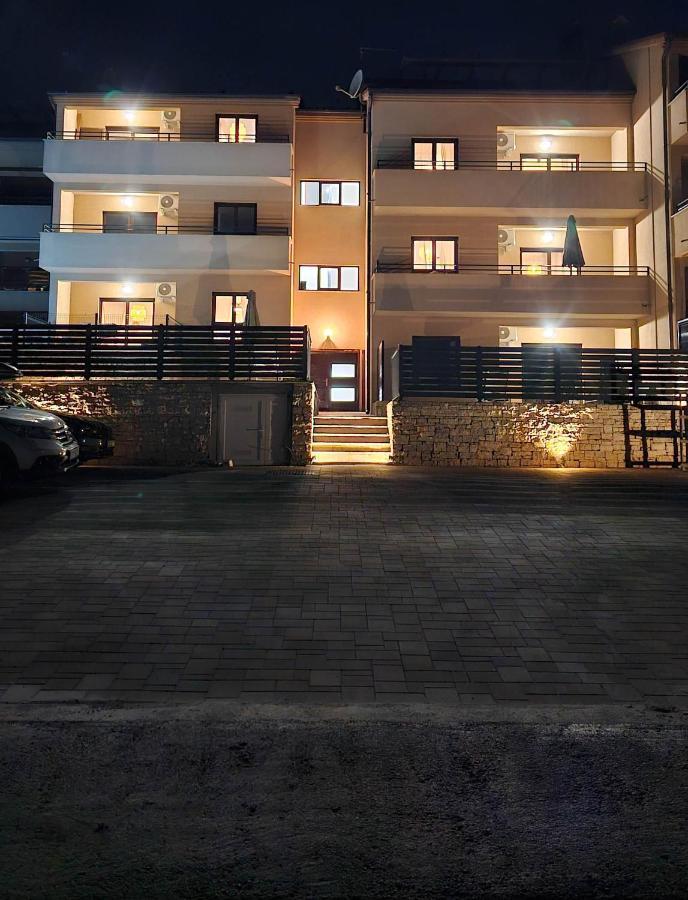 Apartment Bluemare B3 With Shared Pool Ližnjan Exterior foto