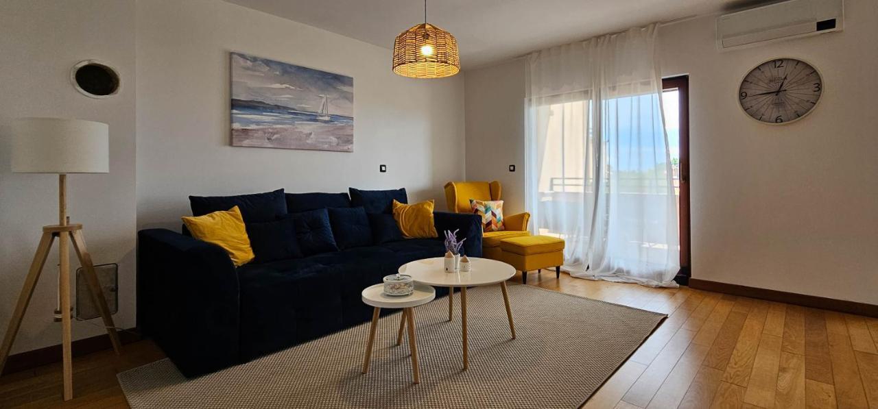 Apartment Bluemare B3 With Shared Pool Ližnjan Exterior foto